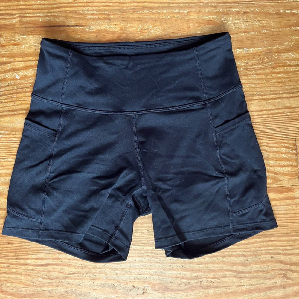 Stretchy Black Bike Shorts with Pockets